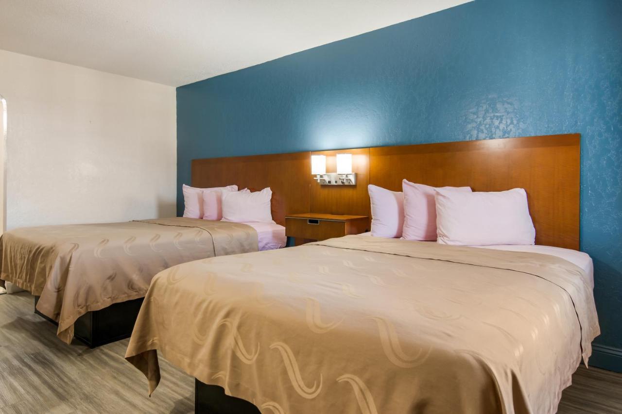 Rodeway Inn Broken Bow-Hochatown ภายนอก รูปภาพ