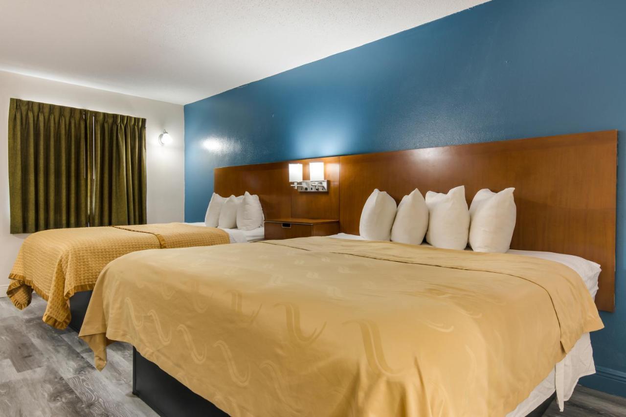 Rodeway Inn Broken Bow-Hochatown ภายนอก รูปภาพ