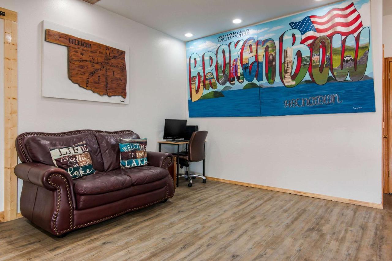 Rodeway Inn Broken Bow-Hochatown ภายนอก รูปภาพ